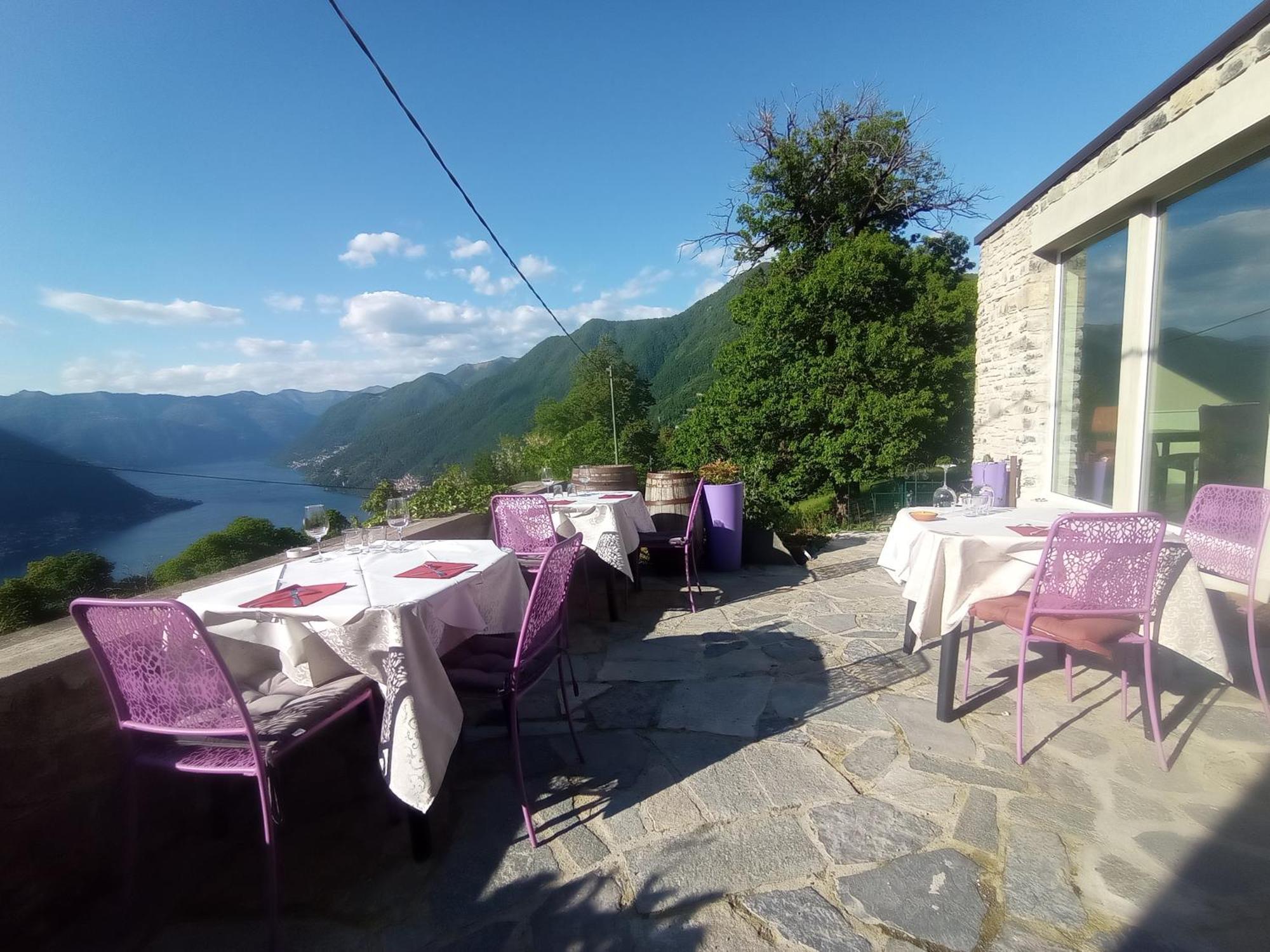 Essentia Bed & Breakfast *